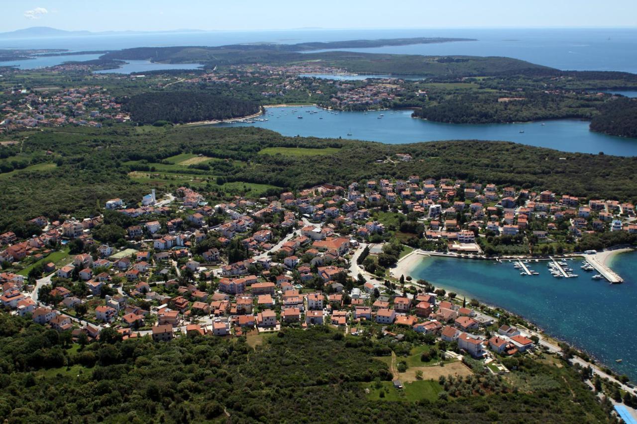 Levak Apartments - Apt. 1 Pjescana Uvala Εξωτερικό φωτογραφία